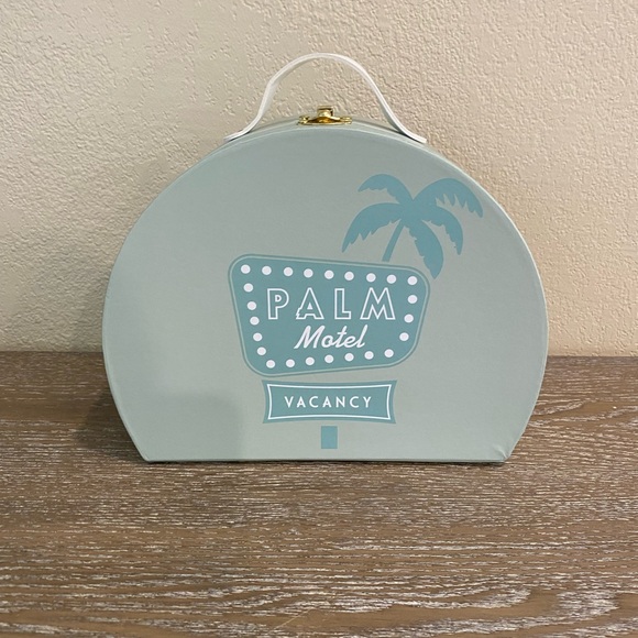 Palm Springs Seafoam Green Motel Storage Case Suitcase NEW Target Bullseye 2024 - Picture 2 of 3